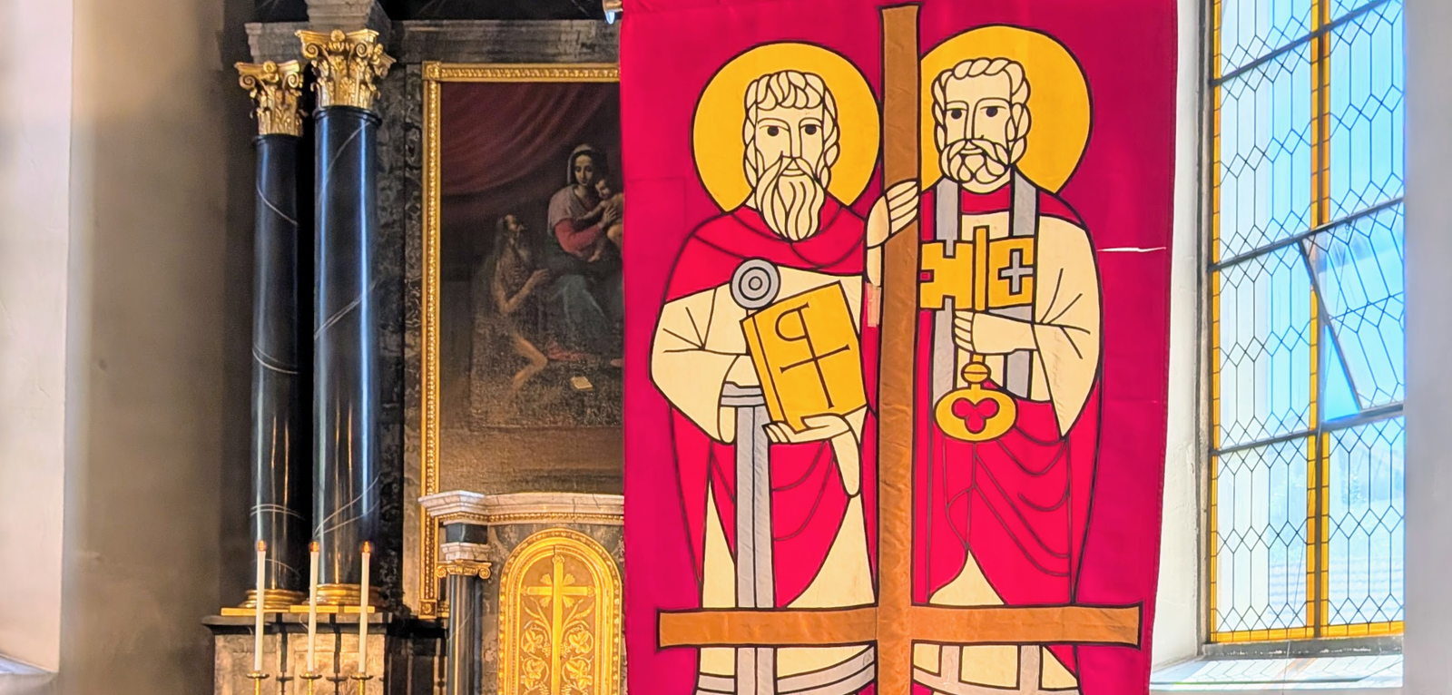 Fahne, Paulus und Petrus